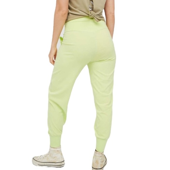 Offline by Aerie Real Me Jogger High Rise Relaxed Legging Sharp Green Sz M - Picture 2 of 10